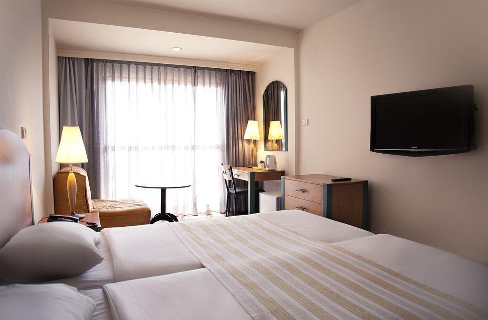 Royal Inn Тверия Экстерьер фото